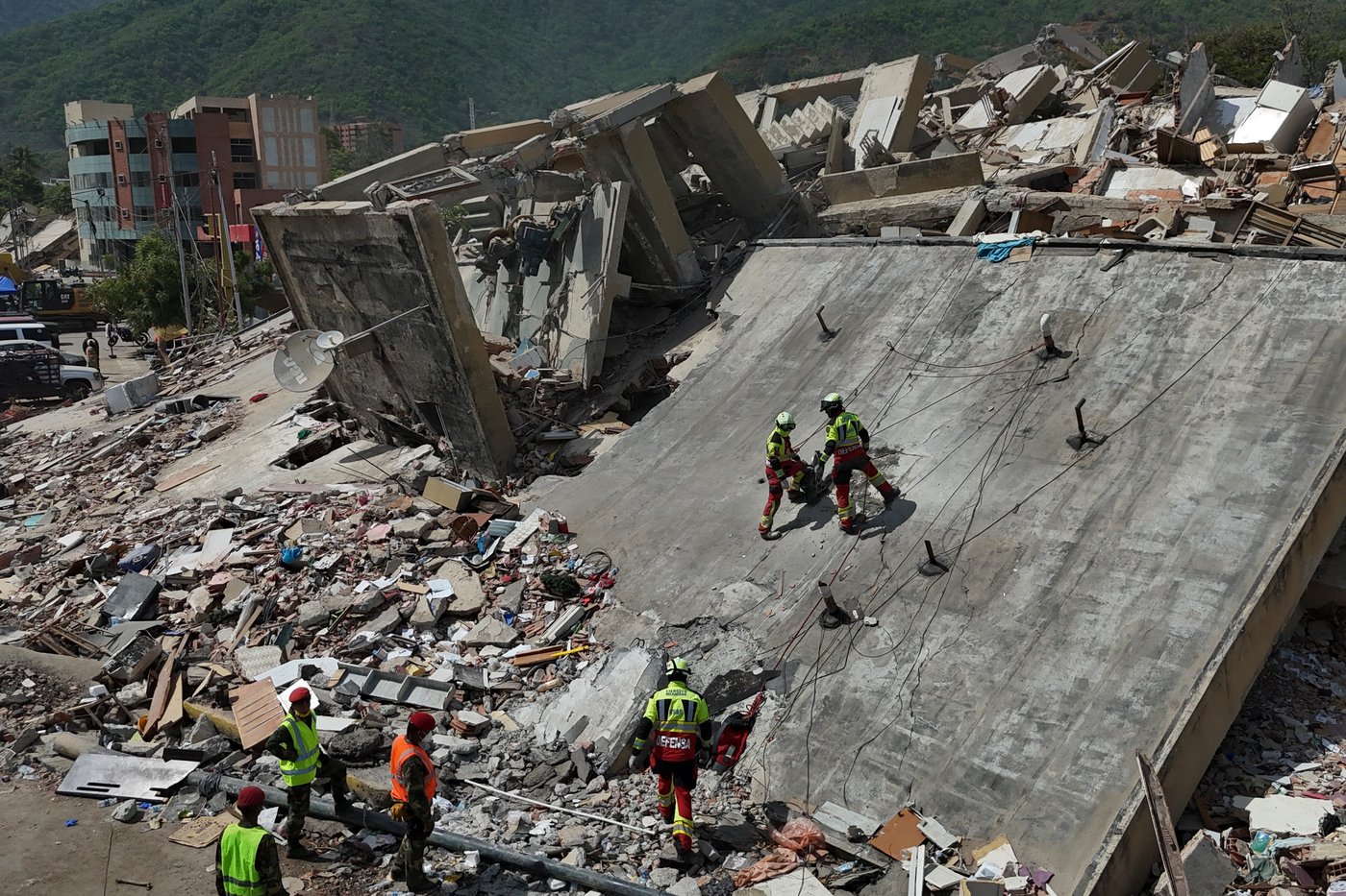 After an earthquake, how long can trapped victims survive? | iNFOnews.ca