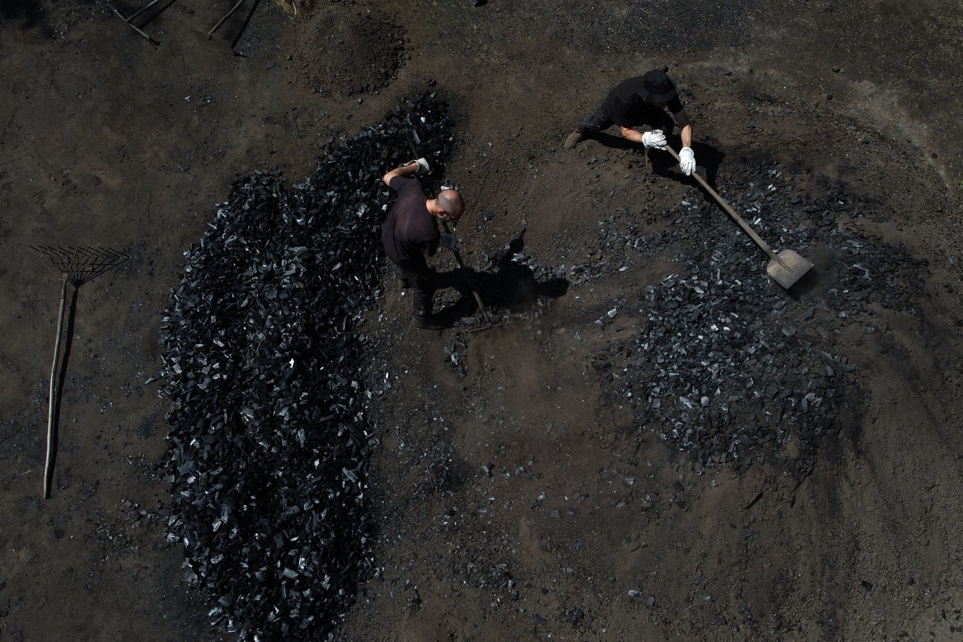 Brothers keep Germany’s ancient charcoal-burning tradition alive, in photos | iNFOnews.ca