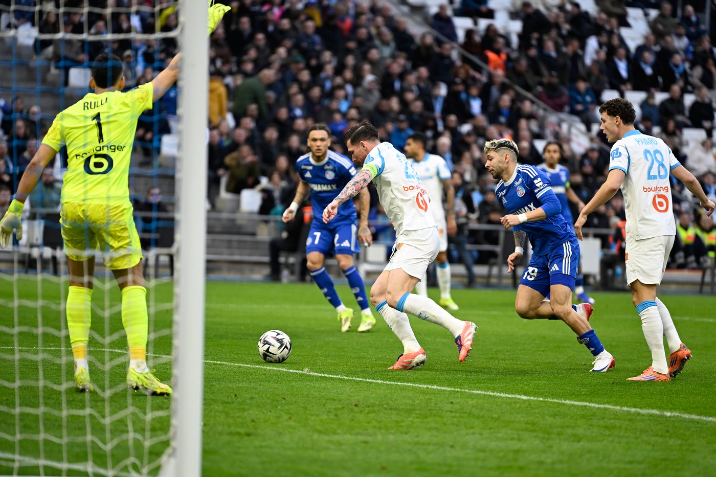 Marseille’s chaotic season takes another twist as sporting director Benatia returns after resigning | iNFOnews.ca