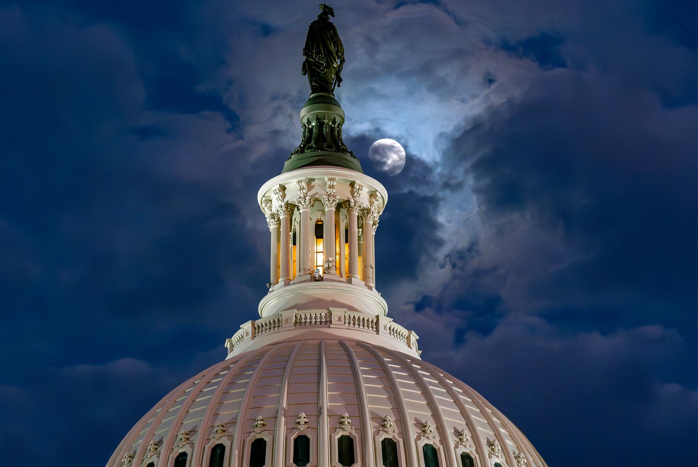 Congress approves short-term extension of divisive US surveillance program hours before expiration | iNFOnews.ca