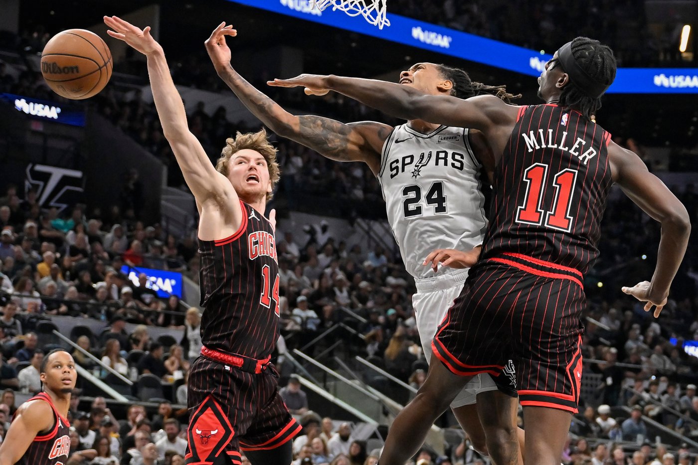 Victor Wembanyama fuels Spurs to 129-114 win over Bulls | iNFOnews.ca