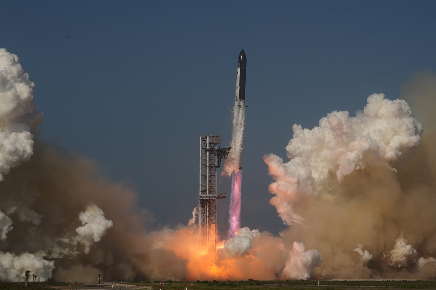 Lawsuit challenges Trump administration's land swap with SpaceX in Texas | iNFOnews.ca