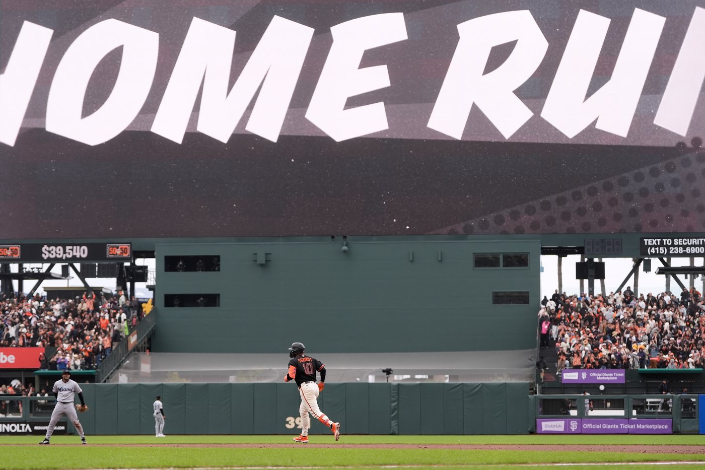 Schmidt, Gilbert and Ramos hit home runs as the Giants beat the Marlins 6-2 | iNFOnews.ca