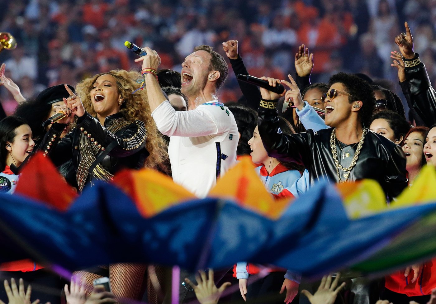 How Super Bowl halftime moments became flashpoints from the 'wardrobe malfunction' to caged kids | iNFOnews.ca