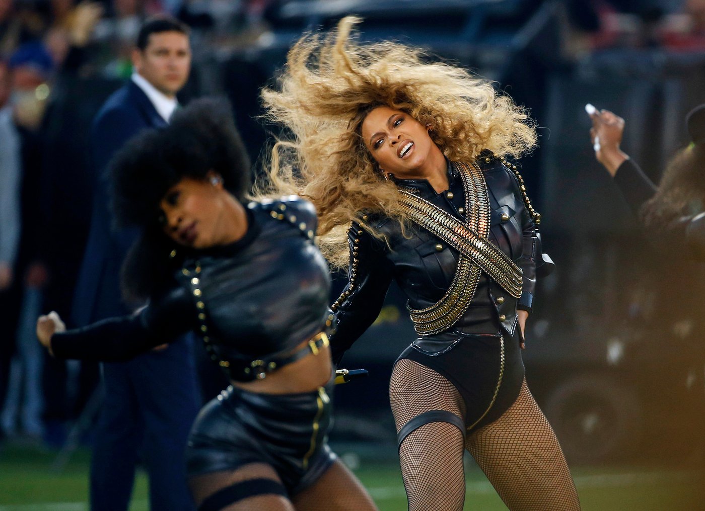 How Super Bowl halftime moments became flashpoints from the 'wardrobe malfunction' to caged kids | iNFOnews.ca