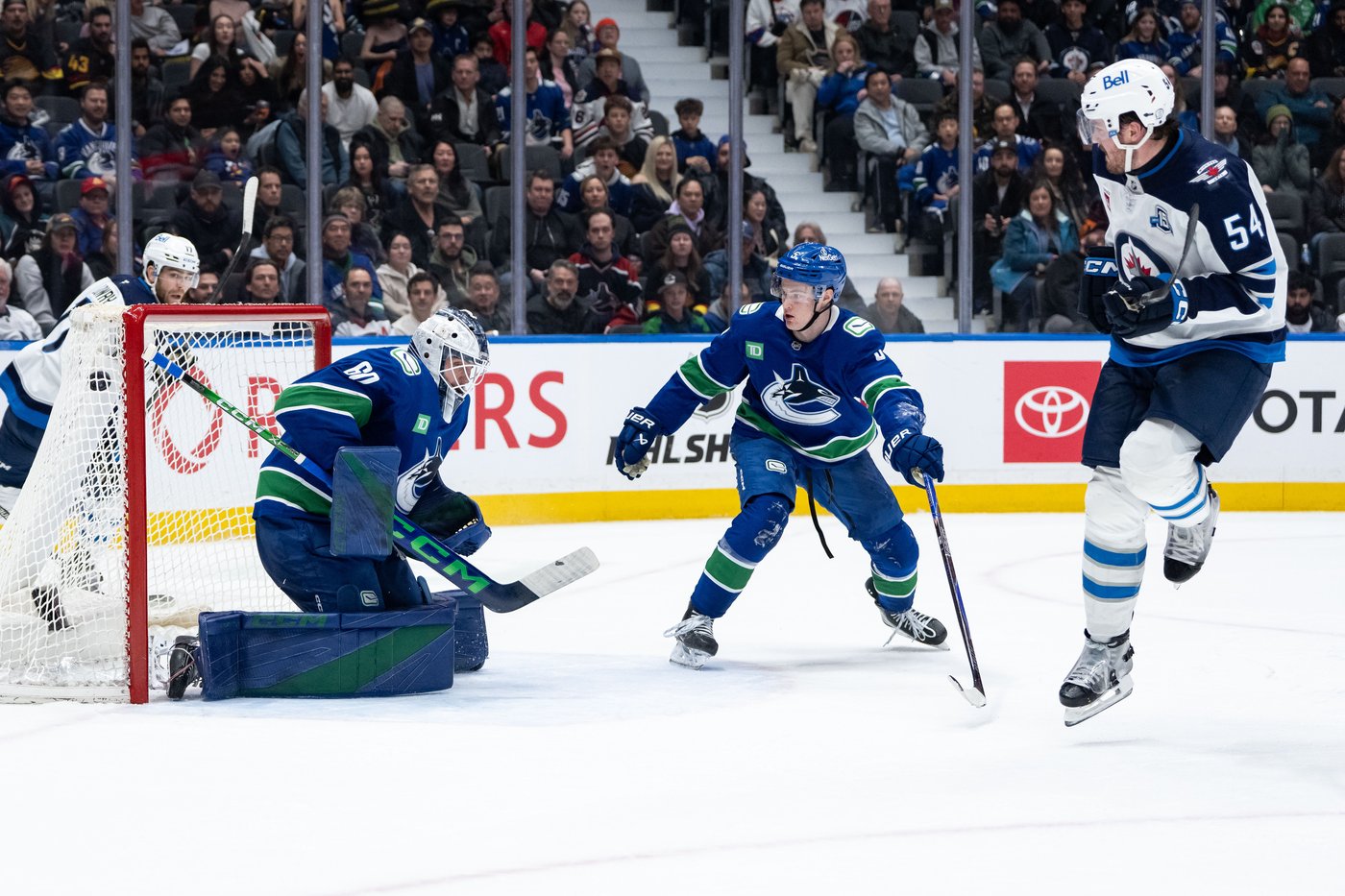 Perfetti nets OT winner to lift Jets past Canucks 3-2 | iNFOnews.ca