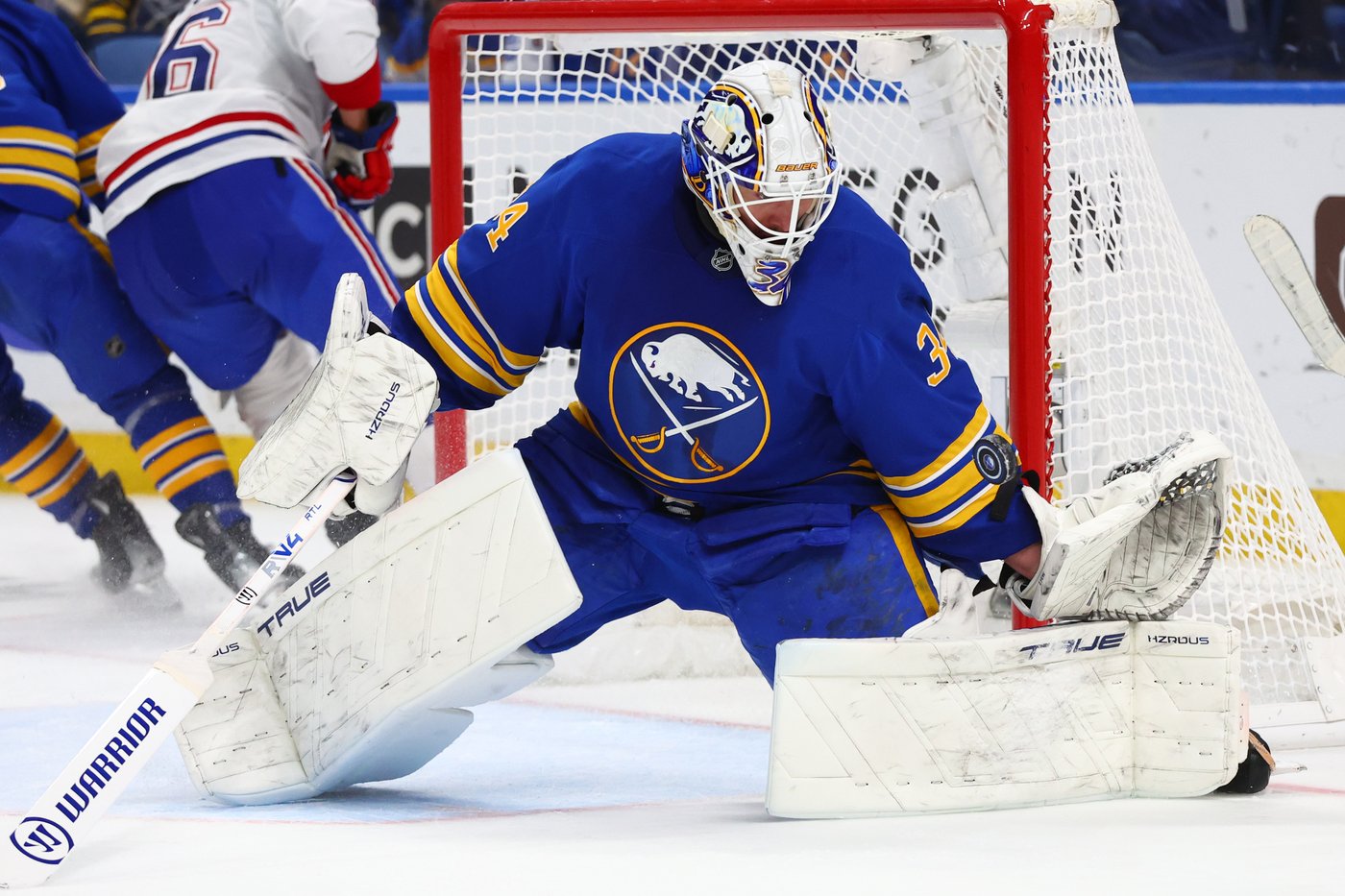 Journeyman goaltender Alex Lyon stepping up for Buffalo Sabres | iNFOnews.ca