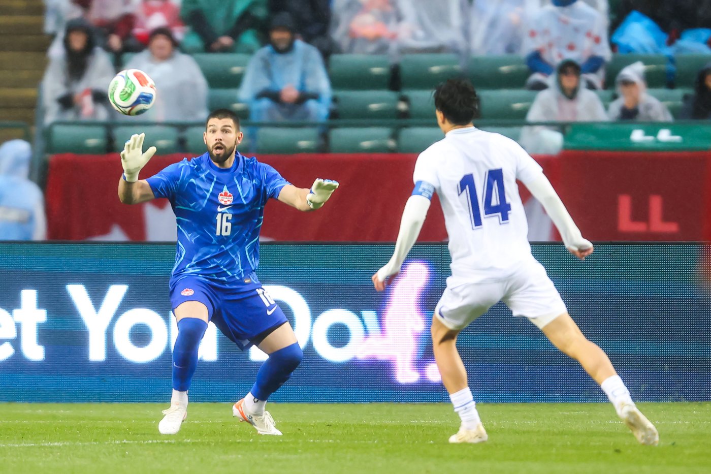 Maxime Crépeau named Canada's starting goalkeeper for World Cup | iNFOnews.ca