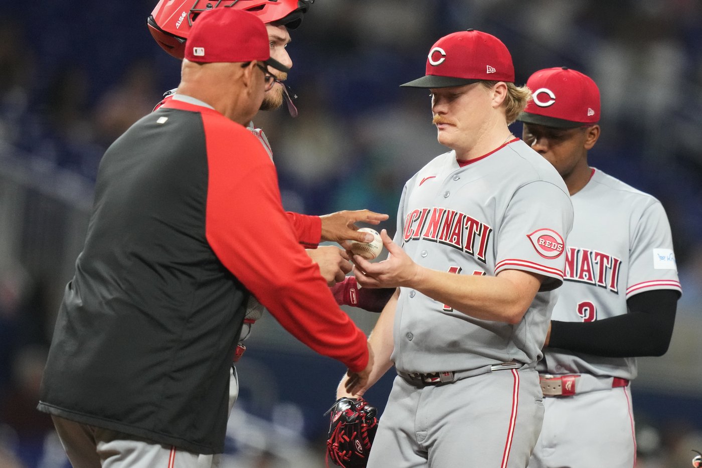 Reds chase Alcantara in 9th, beat Marlins 6-3 in 10th keyed by McLain for 5-game winning streak | iNFOnews.ca Reds chase Alcantara in 9th, beat Marlins 6-3 in 10th keyed by McLain for 5-game winning streak | iNFOnews.ca
