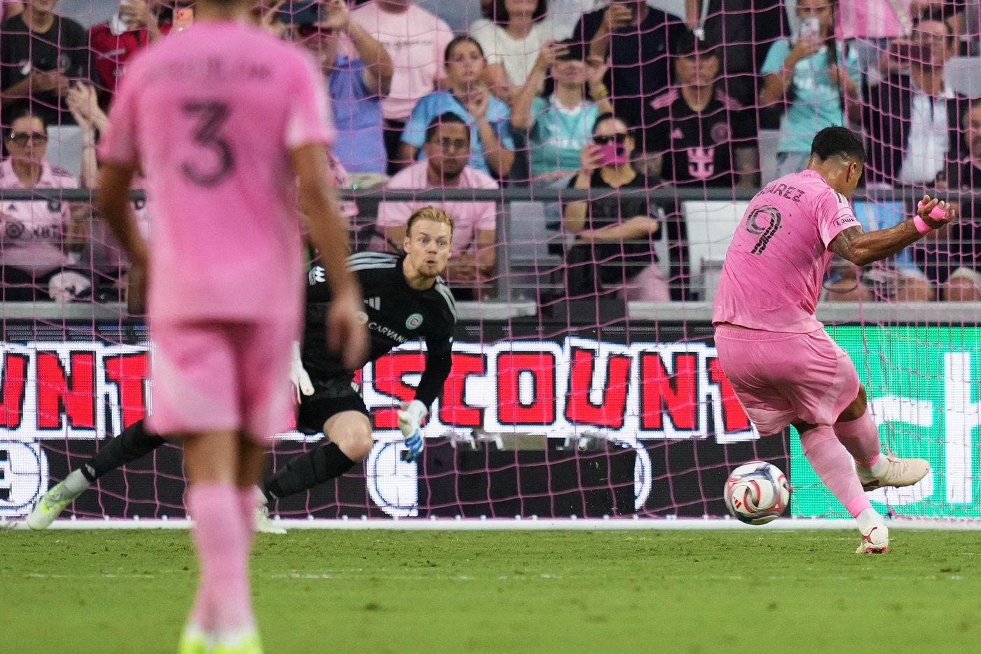Preston Plambeck, Luis Suárez help Inter Miami beat Fire 3-2 without Lionel Messi | iNFOnews.ca Preston Plambeck, Luis Suárez help Inter Miami beat Fire 3-2 without Lionel Messi | iNFOnews.ca