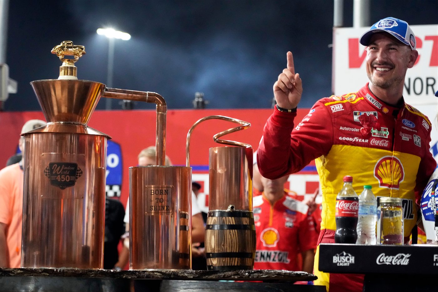 Joey Logano ends victory drought in NASCAR points return to North Wilkesboro | iNFOnews.ca