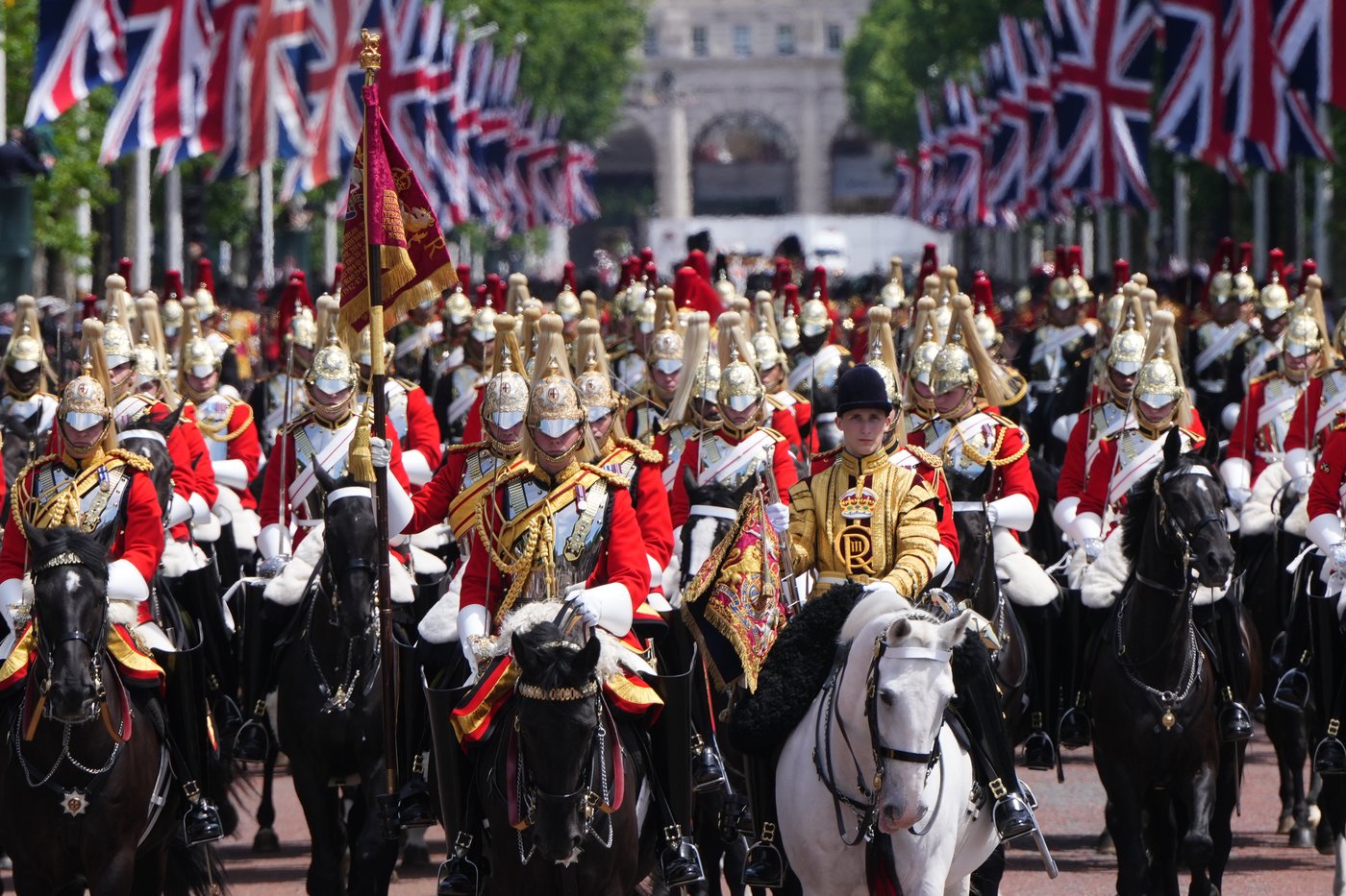Fotos mostram a família real no desfile Trooping The Color | iNFOnews.ca