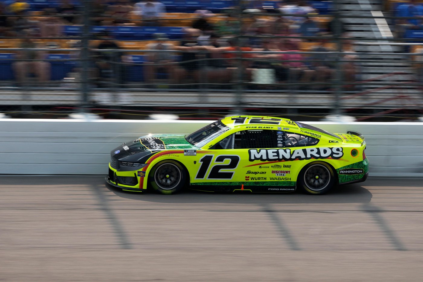 Ryan Blaney qualifies 1st at Richmond for 2nd consecutive NASCAR pole position | iNFOnews.ca