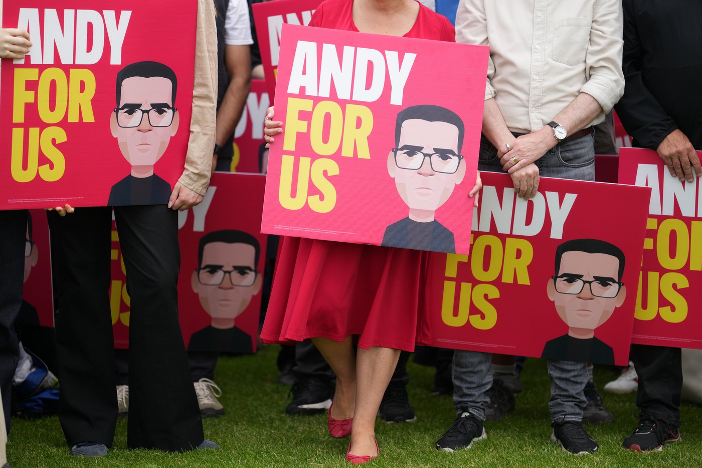 Andy Burnham's resounding win in a special election in Britain, in photos | iNFOnews.ca