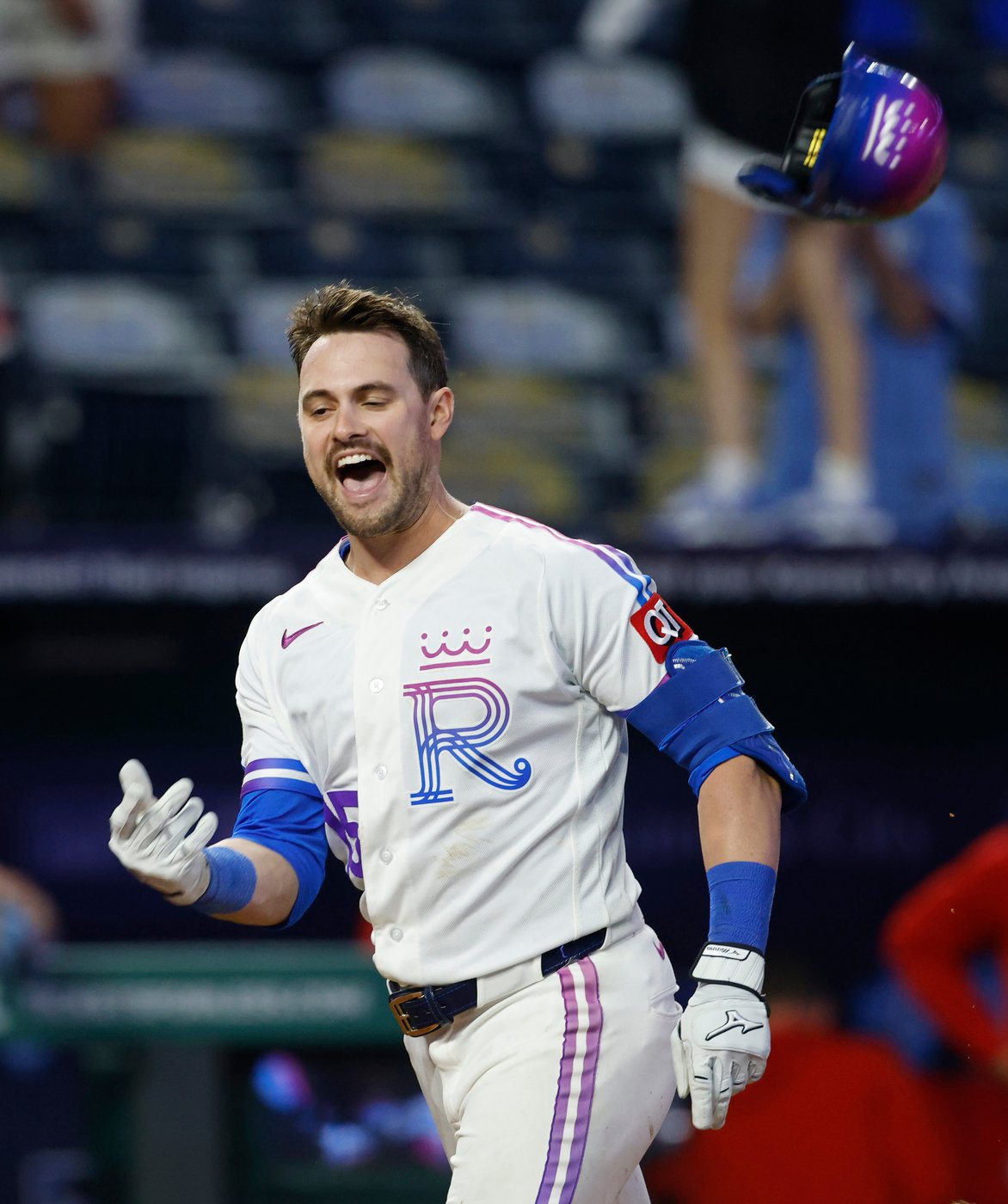 Lane Thomas' 10th-inning homer leads Royals over Angels 11-9 | iNFOnews.ca