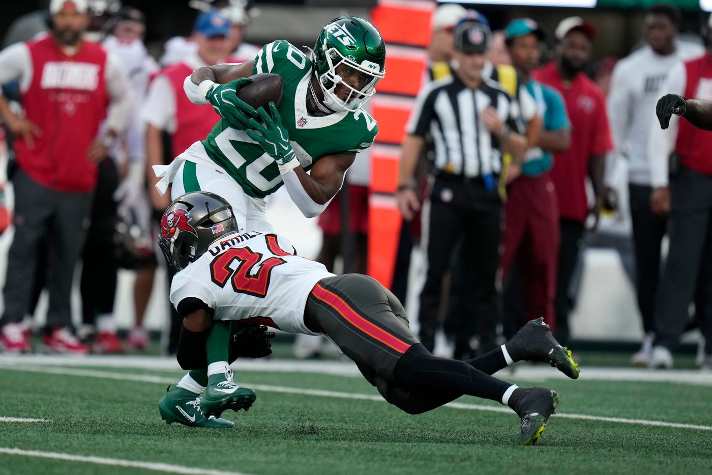Jets running back Breece Hall sidelined 2-to-3 weeks with a groin strain, expected back for Week 1 | iNFOnews.ca