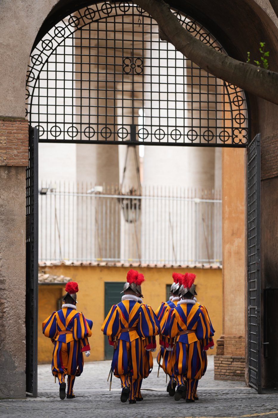 See the world in vertical: Top photos by AP photojournalists | iNFOnews.ca