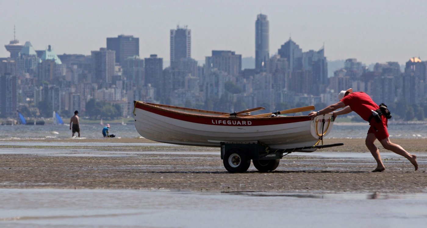 Peter Gabriel recounts 1983 rescue as plan to reduce Vancouver lifeguards is reversed | iNFOnews.ca