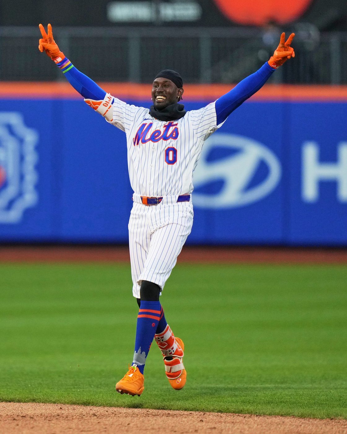 Mets place infielder Ronny Mauricio on IL with thumb fracture, call up Vidal Brujan from Triple-A | iNFOnews.ca