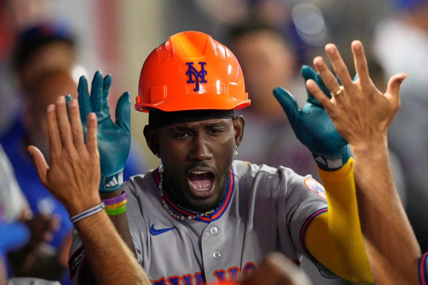 Mets place infielder Ronny Mauricio on IL with thumb fracture, call up Vidal Brujan from Triple-A | iNFOnews.ca