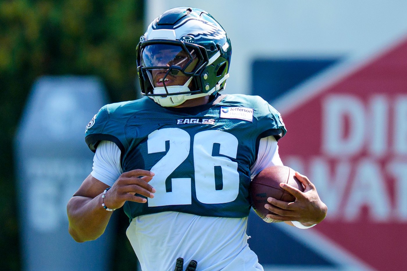 Eagles running back Saquon Barkley was inspired by Barry Sanders serving his teammates | iNFOnews.ca Eagles running back Saquon Barkley was inspired by Barry Sanders serving his teammates | iNFOnews.ca