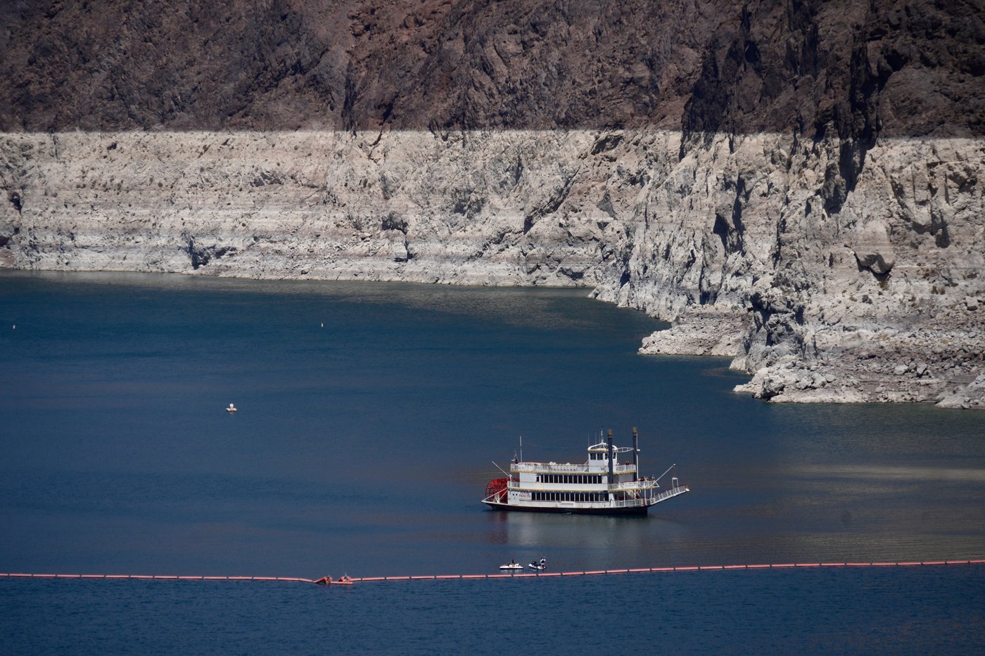 Lake Mead hits historic low water level as Colorado River struggles | iNFOnews.ca