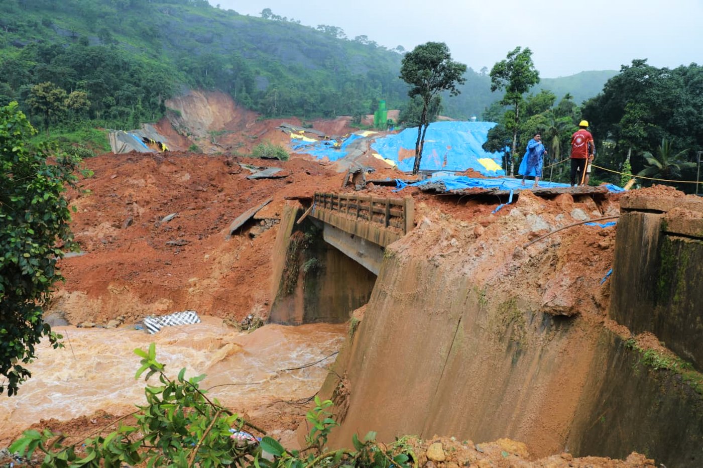 Rescuers search for 5 missing people after a deadly landslide in India's Kerala state | iNFOnews.ca Rescuers search for 5 missing people after a deadly landslide in India's Kerala state | iNFOnews.ca
