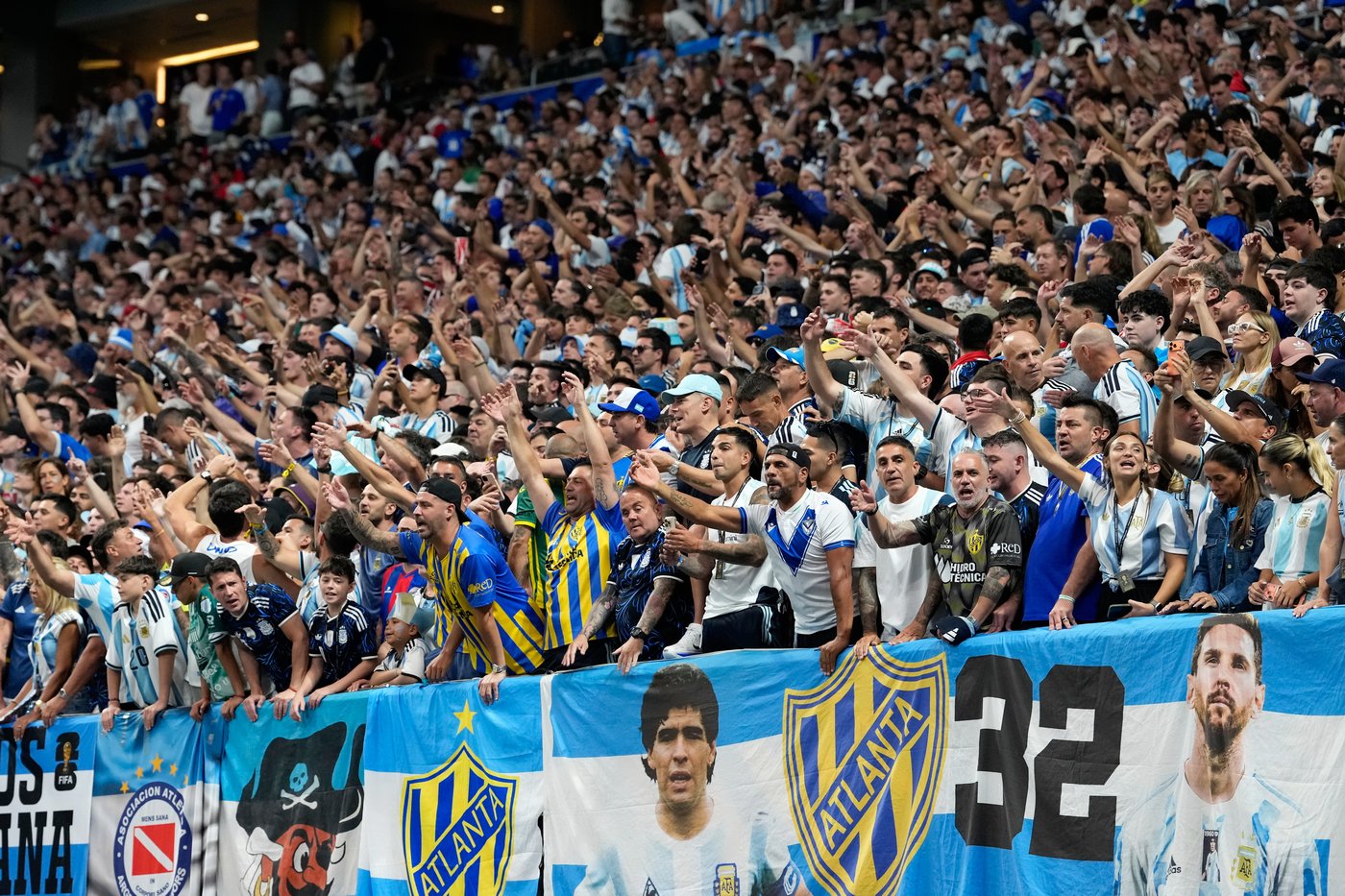 Rumbunctious pro-Argentina crowd makes defending World Cup champions feel at home in Atlanta | iNFOnews.ca
