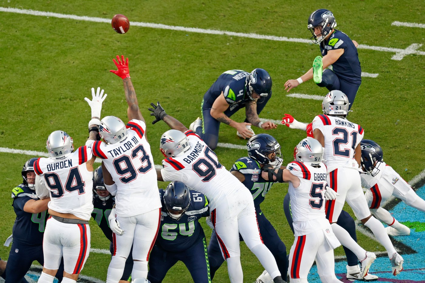 Kicker, punter come up big for Seahawks in a Super Bowl devoid of early touchdowns | iNFOnews.ca
