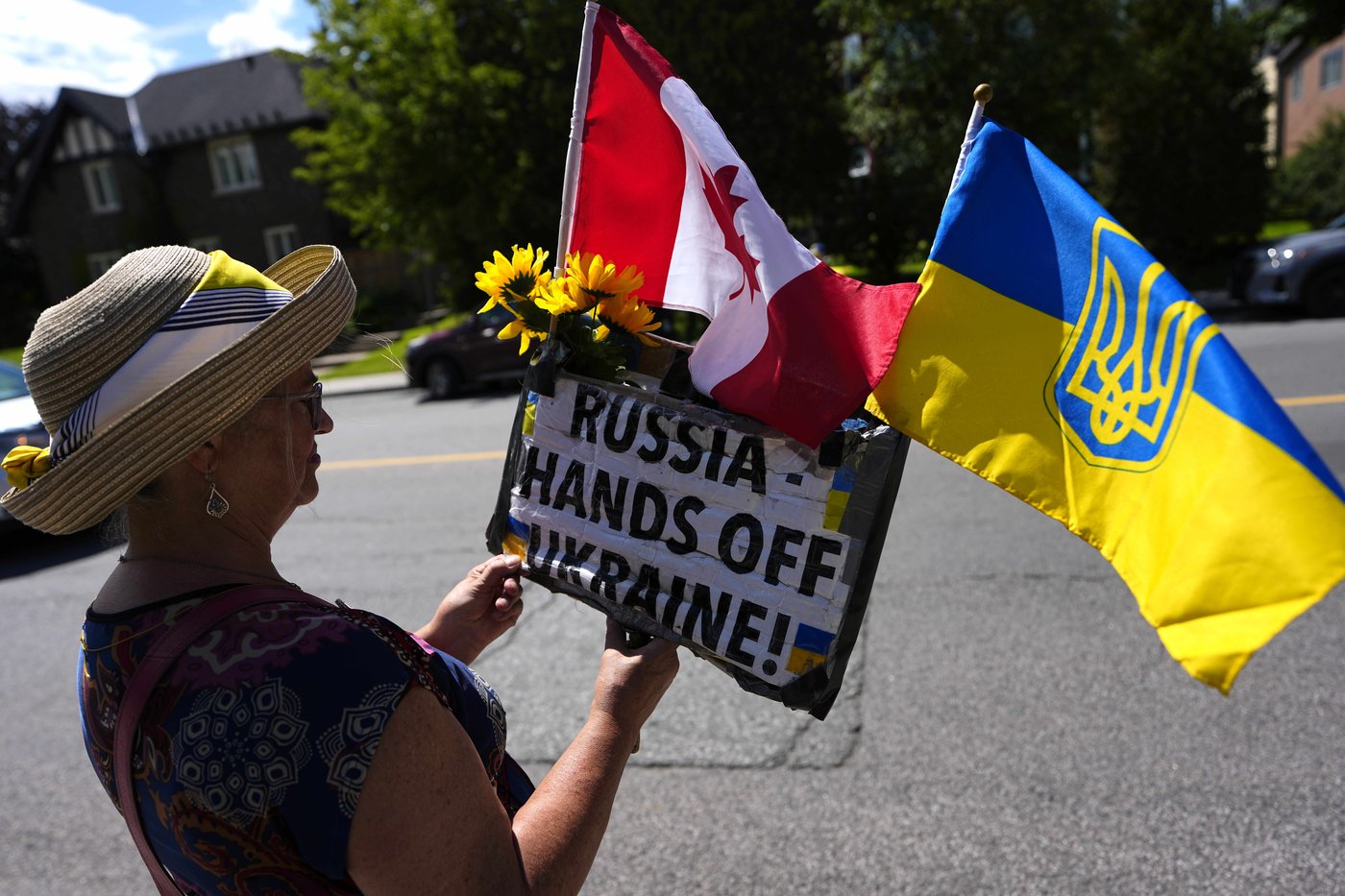 Russian embassy protesters keep daily picket, 4.5 years into Ukraine invasion | iNFOnews.ca