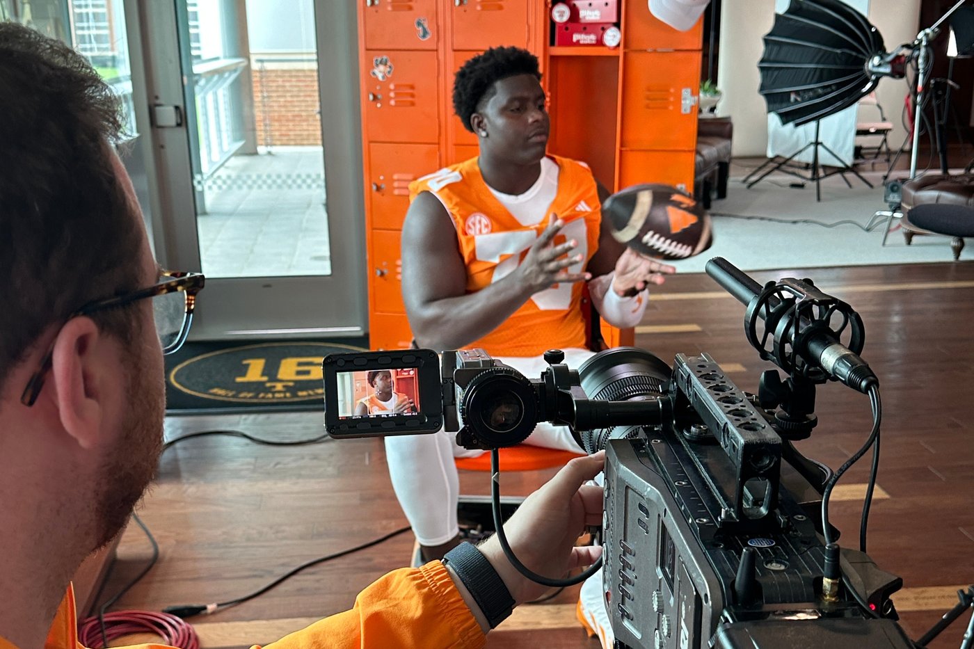 Inside Tennessee’s NIL 'carwash' day, a multimedia smorgasbord to help athletes cash in | iNFOnews.ca Inside Tennessee’s NIL 'carwash' day, a multimedia smorgasbord to help athletes cash in | iNFOnews.ca