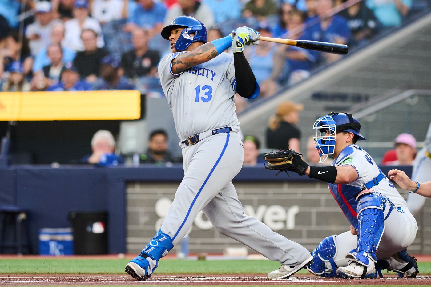 Mistakes prove costly as Toronto Blue Jays fall to surging Kansas City Royals | iNFOnews.ca