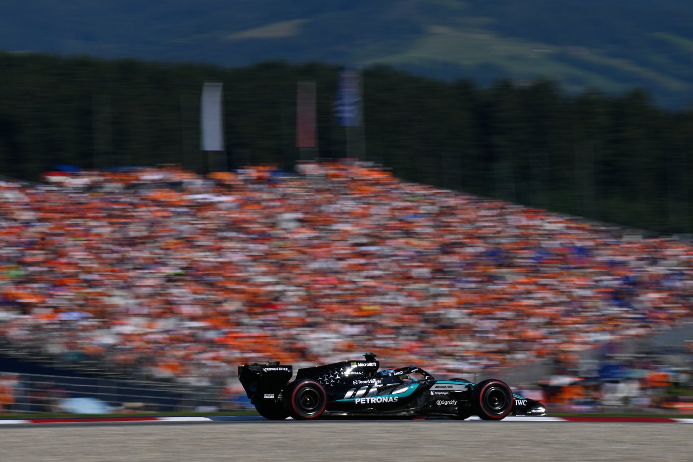 Russell beats Ferraris to F1 pole in Austria despite yellow flag controversy | iNFOnews.ca Russell beats Ferraris to F1 pole in Austria despite yellow flag controversy | iNFOnews.ca