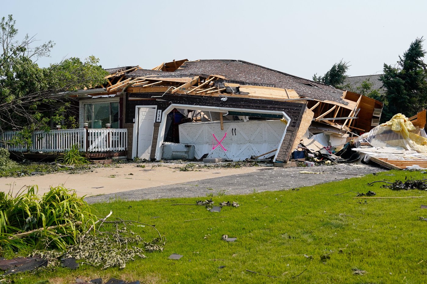 Powerful tornado leaves widespread damage in Wisconsin but time of day may have saved lives | iNwheels