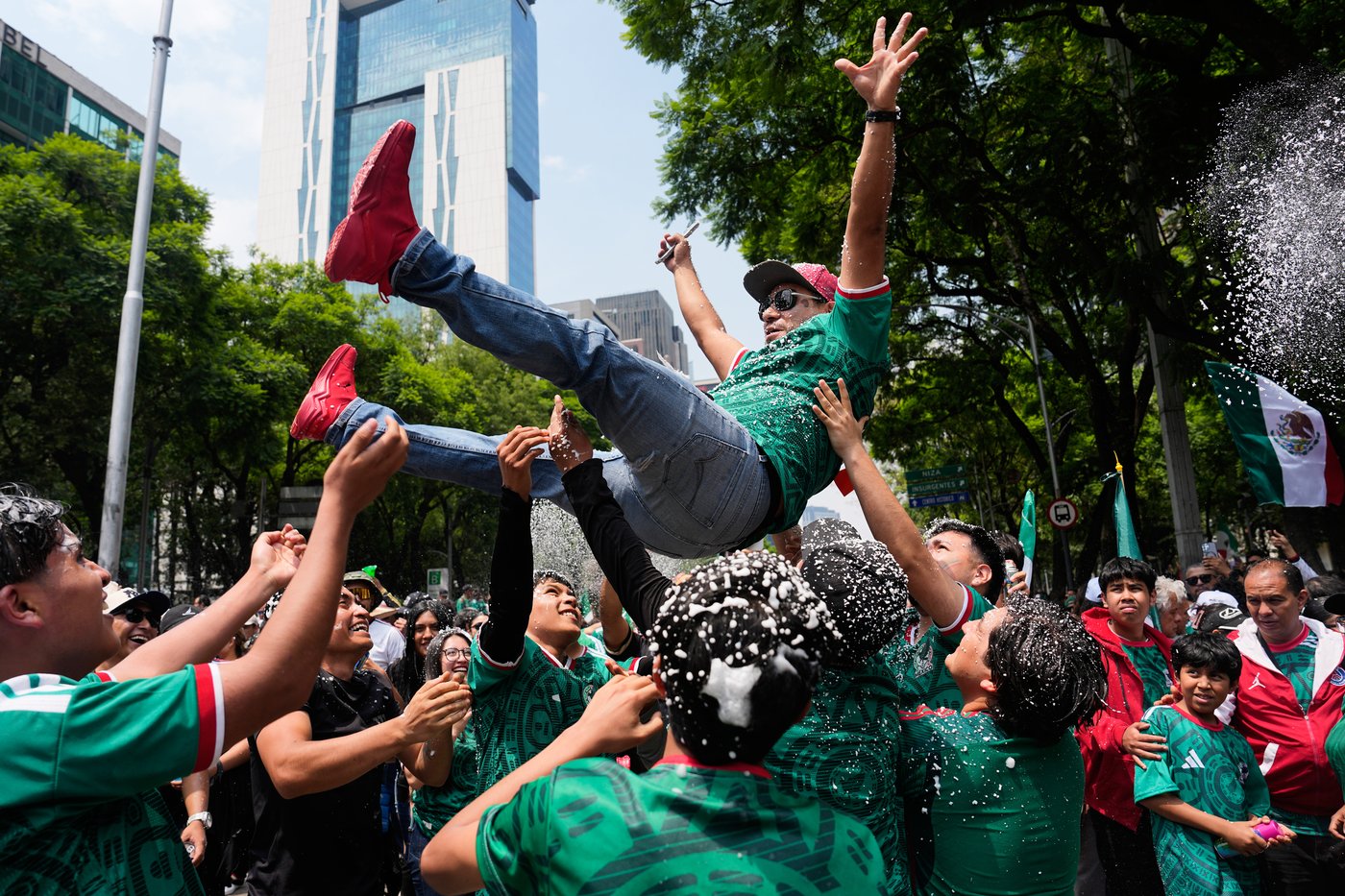 4 people die in Mexico City during celebrations after World Cup win | iNFOnews.ca