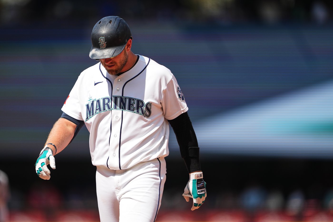 Mariners place outfielder Luke Raley on the injured list with left forearm strain | iNFOnews.ca
