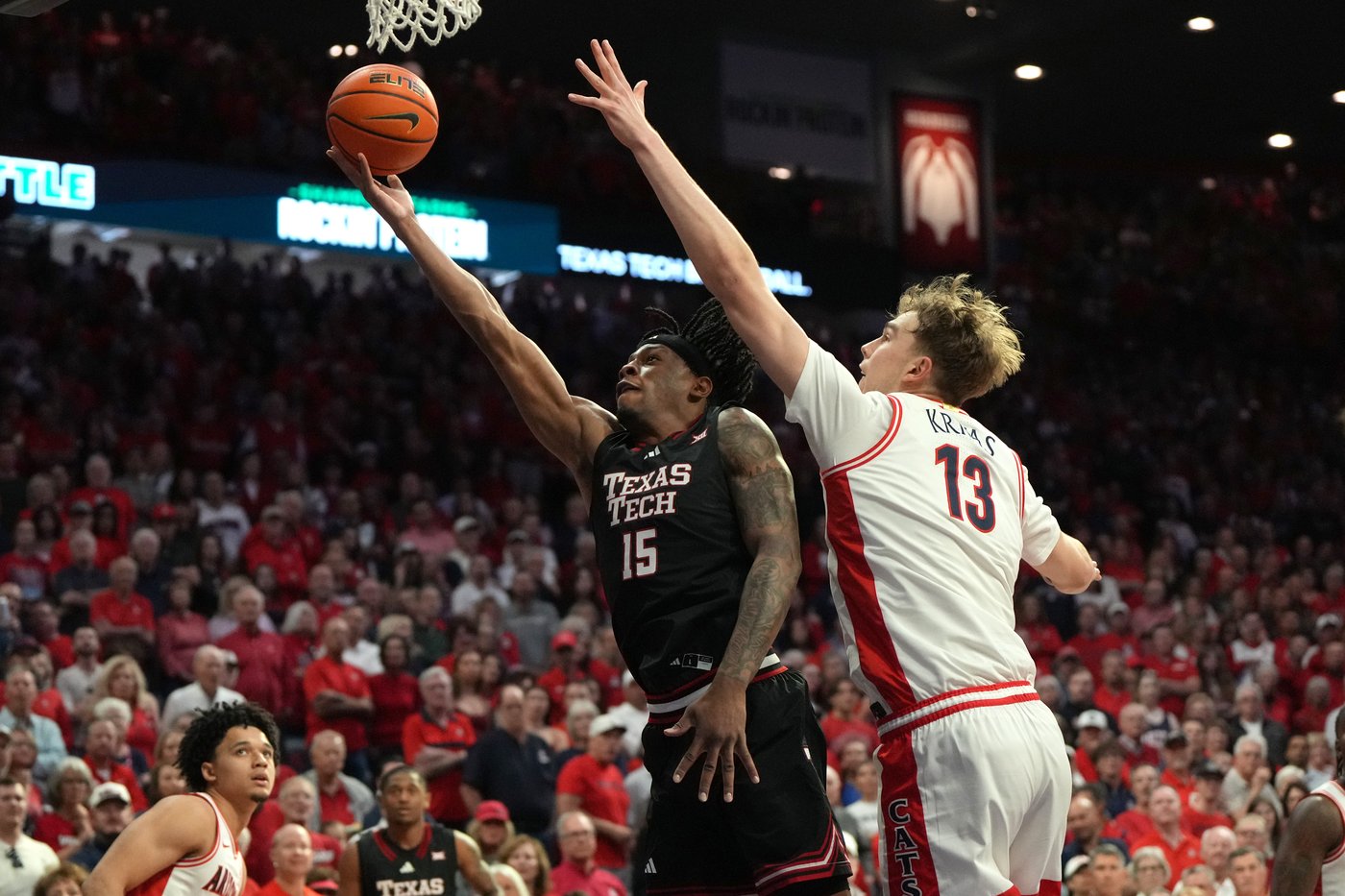 JT Toppin puts on low-post masterclass in No. 16 Texas Tech's OT win over No. 1 Arizona | iNFOnews.ca