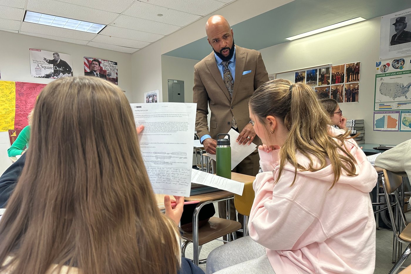 Pennsylvania high school history instructor named nation's Teacher of the Year | iNFOnews.ca