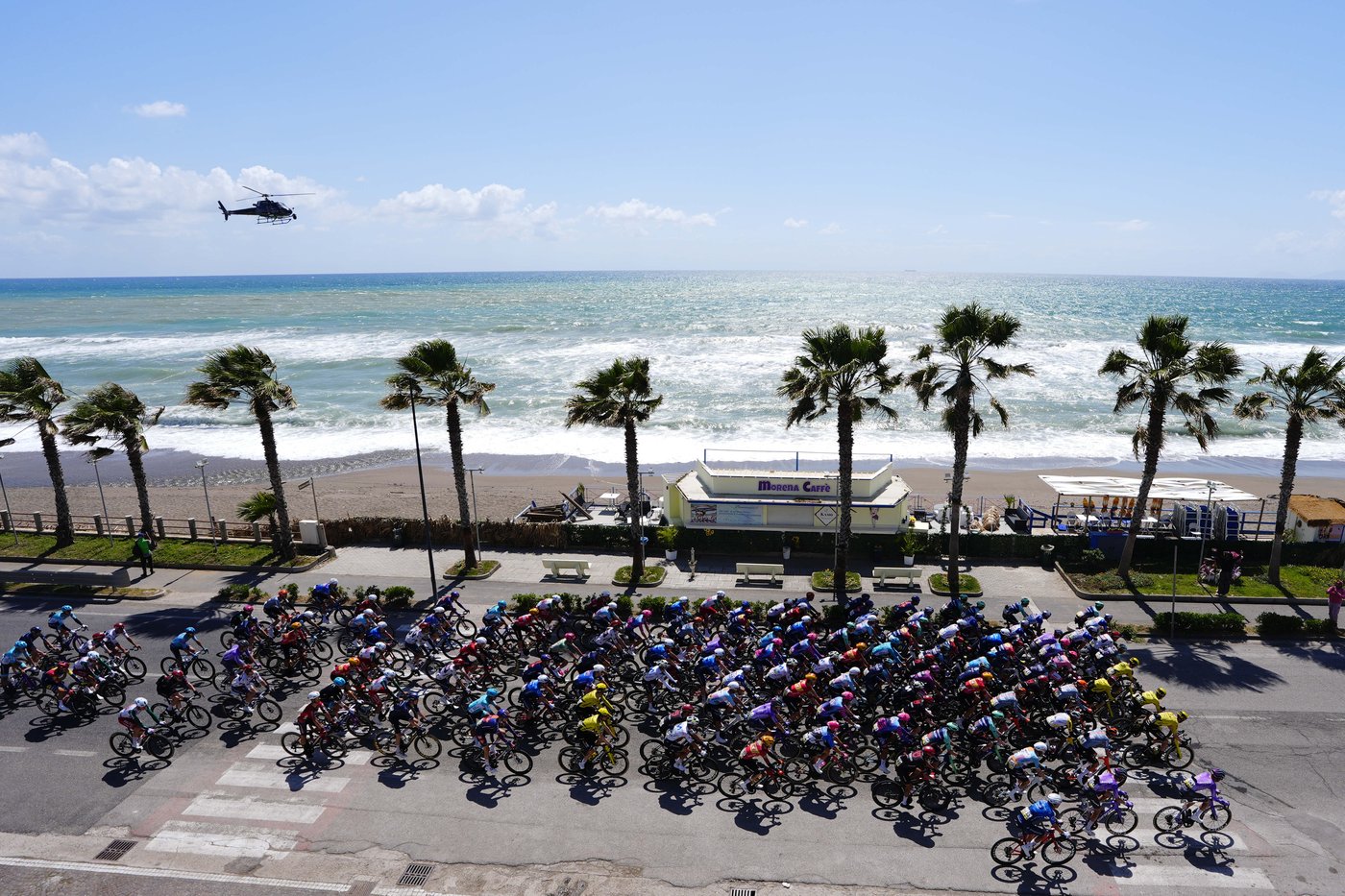 Ballerini dodges a late crash to seize a breakthrough Giro stage win in Naples | iNFOnews.ca
