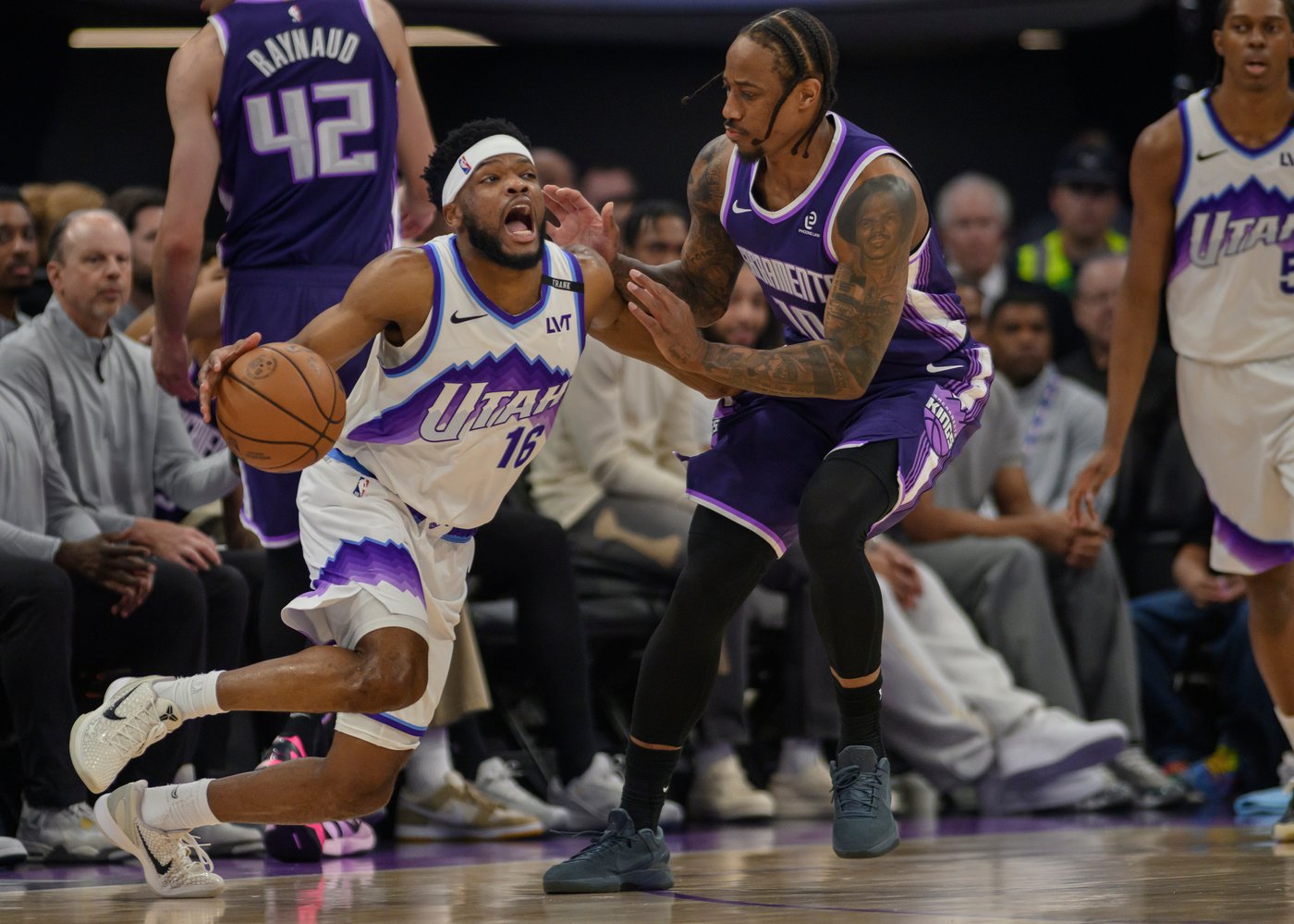 DeMar DeRozan scores season-high 41 points as Kings beat Jazz 116-111 | iNFOnews.ca DeMar DeRozan scores season-high 41 points as Kings beat Jazz 116-111 | iNFOnews.ca