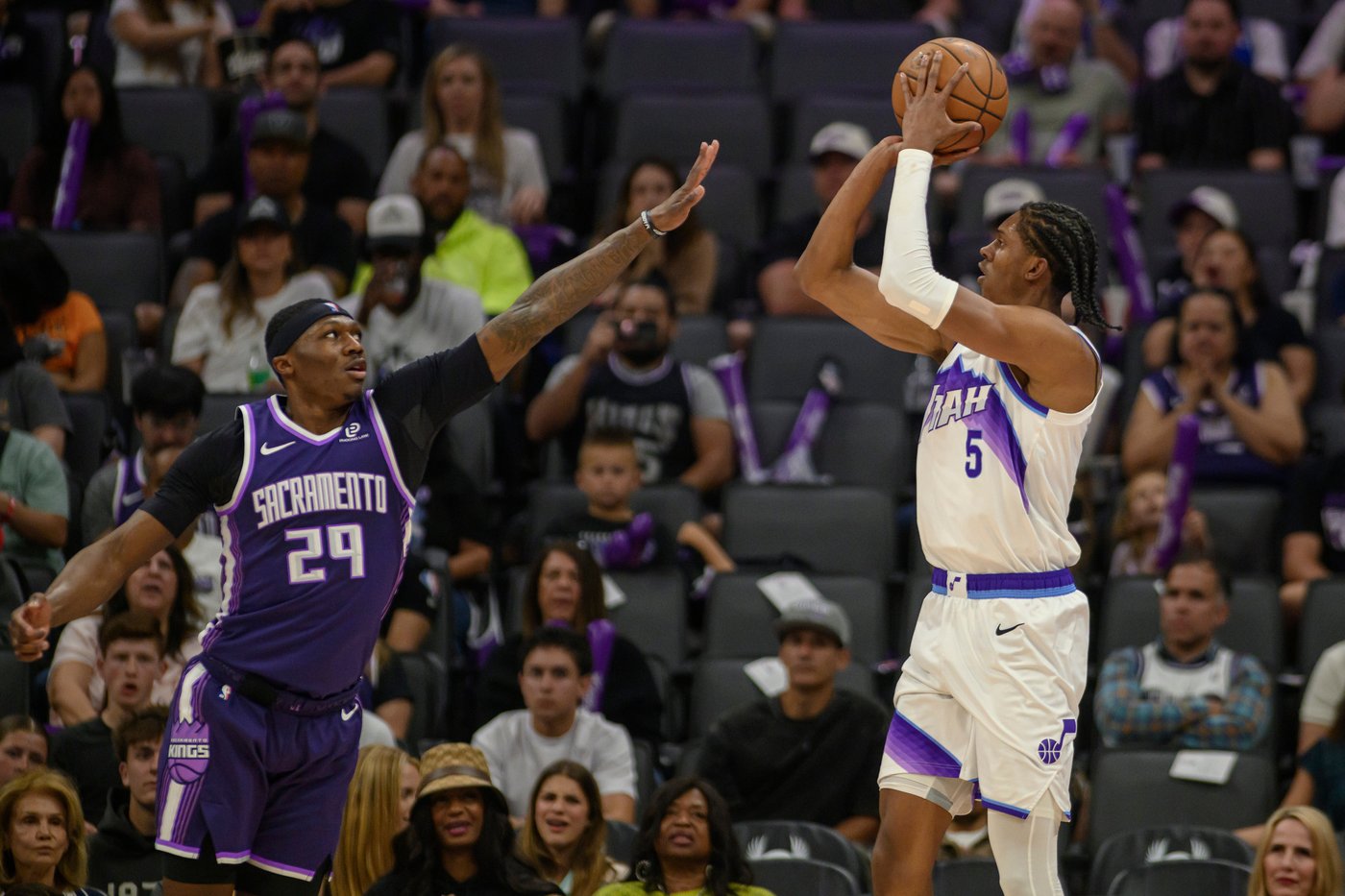 DeMar DeRozan scores season-high 41 points as Kings beat Jazz 116-111 | iNFOnews.ca DeMar DeRozan scores season-high 41 points as Kings beat Jazz 116-111 | iNFOnews.ca
