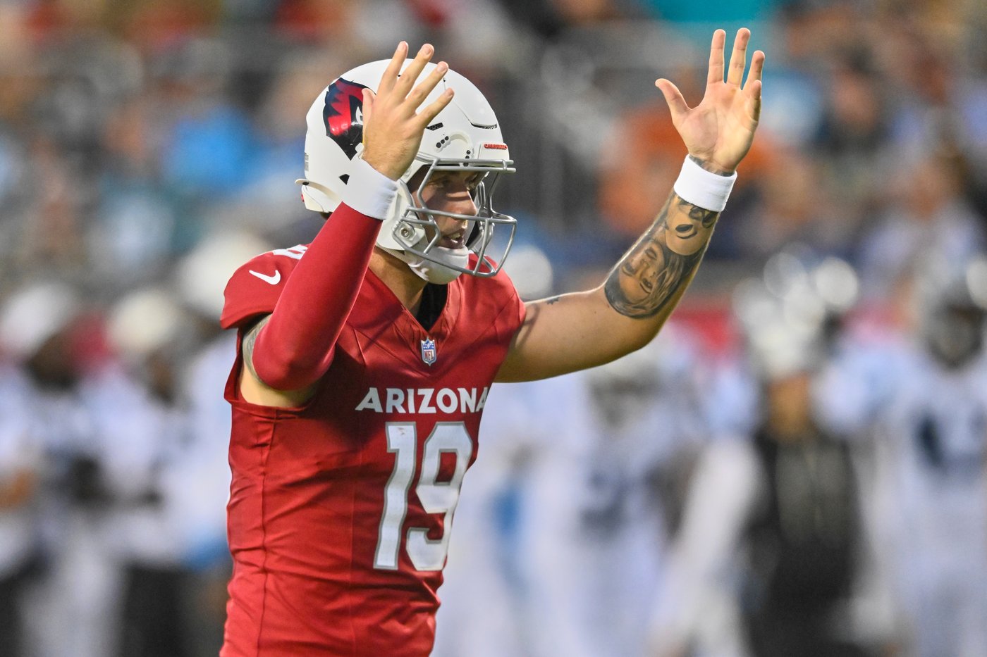 Undrafted rookie quarterback Haynes King leads Panthers to 33-30 comeback win over Cardinals | iNFOnews.ca