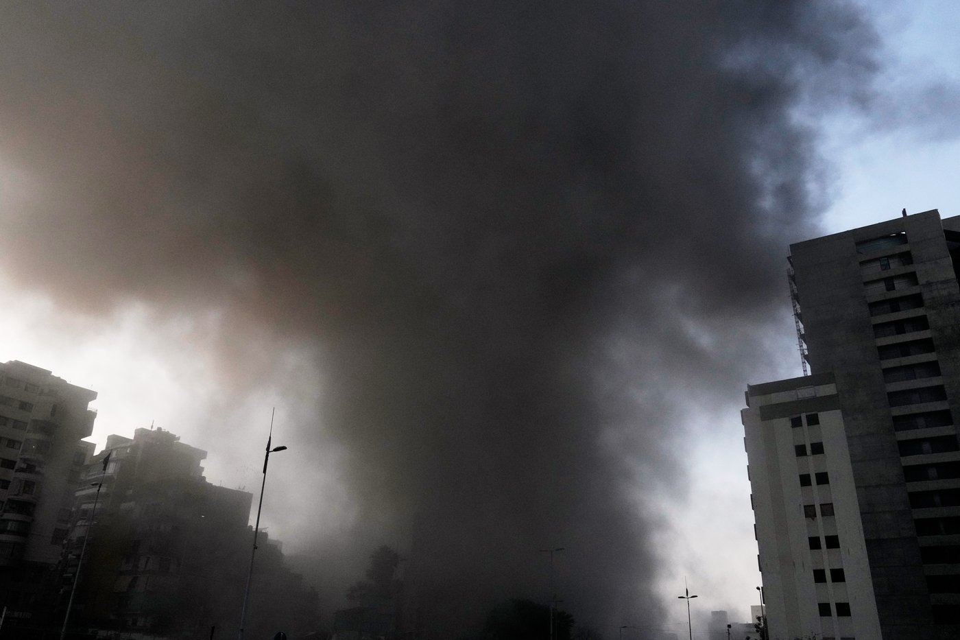 Photos of a central Beirut district struck by Israeli bombs | iNFOnews.ca