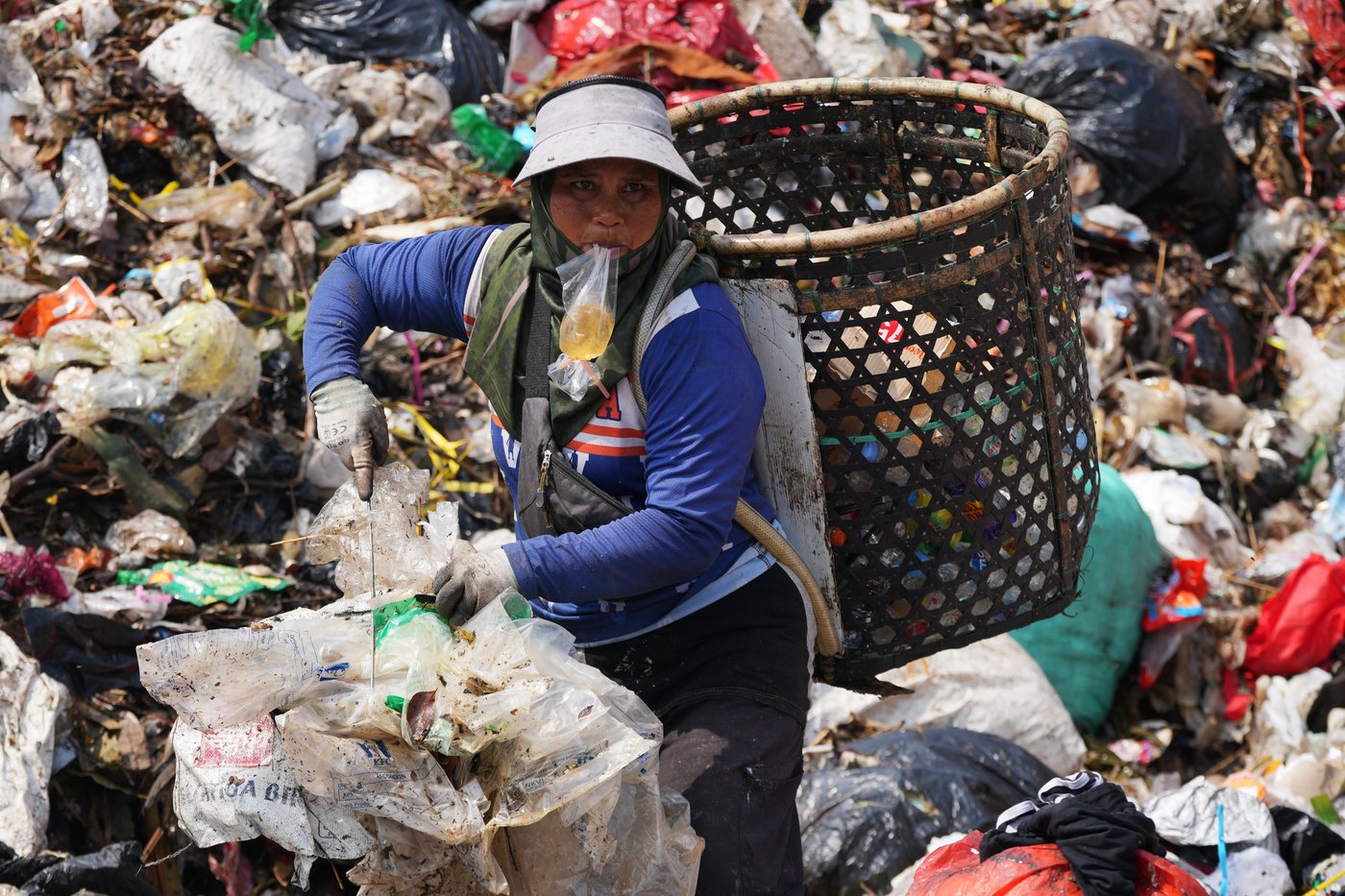 As Indonesia cuts methane emissions, life atop a mountain of garbage begins to change | iNFOnews.ca As Indonesia cuts methane emissions, life atop a mountain of garbage begins to change | iNFOnews.ca