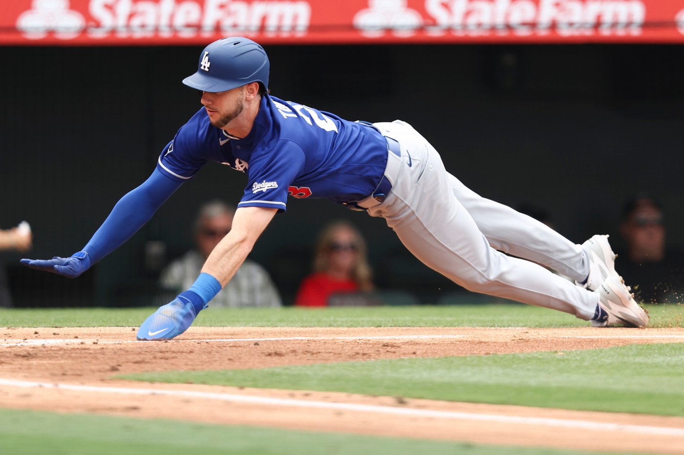 Roki Sasaki throws 7 sharp innings, Shohei Ohtani has 3 hits, Dodgers beat Angels 10-1 for sweep | iNFOnews.ca
