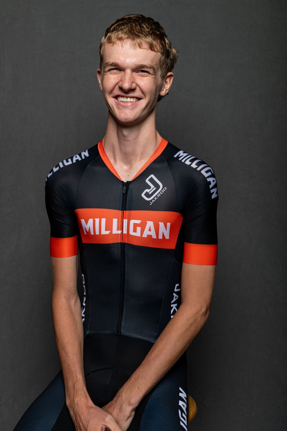 2 college cyclists killed and 7 injured in Tennessee car crash | iNFOnews.ca