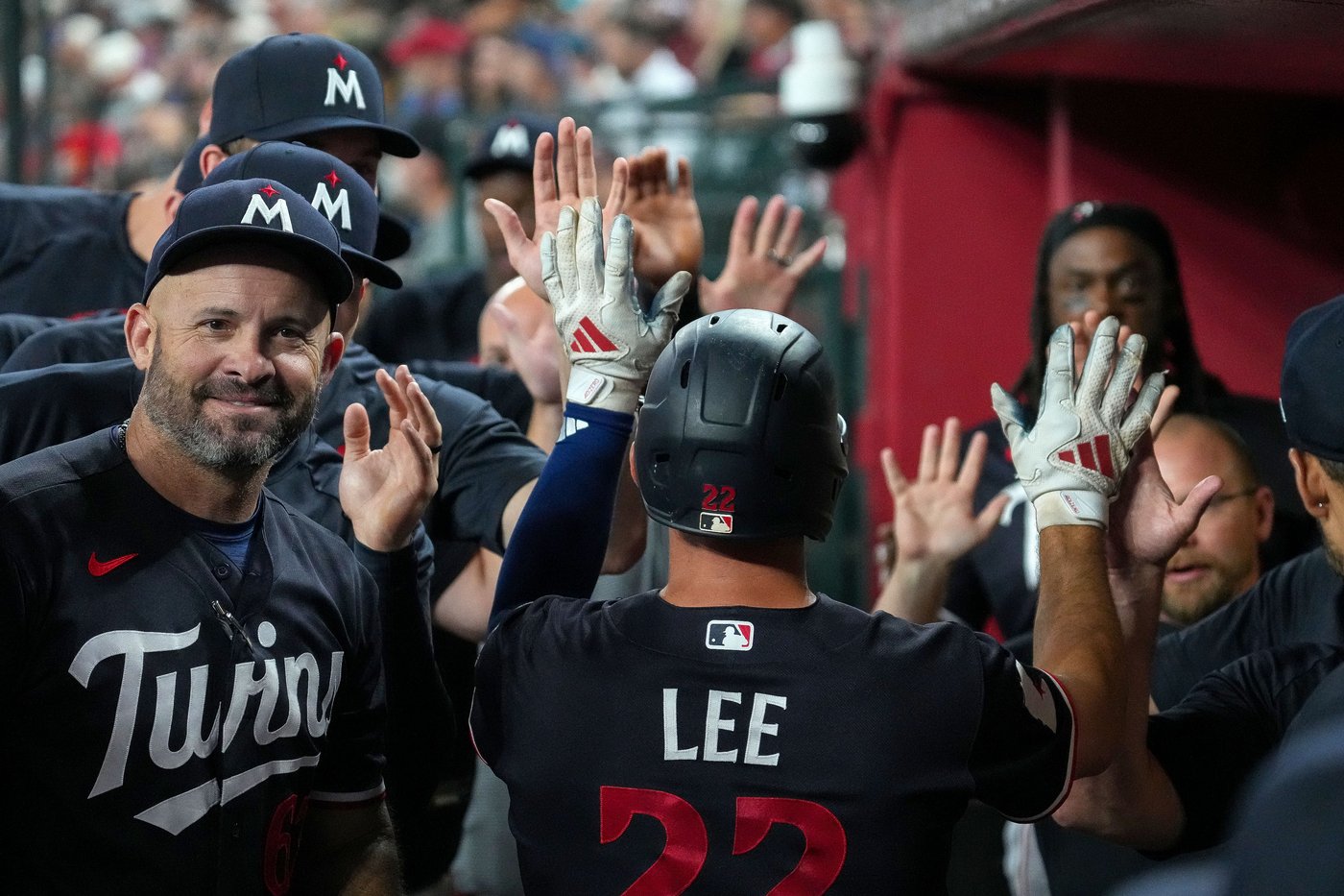 Buxton hits grand slam in 10-run inning, Twins rout Diamondbacks 16-8 | iNFOnews.ca