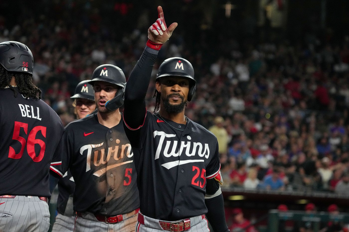 Buxton hits grand slam in 10-run inning, Twins rout Diamondbacks 16-8 | iNFOnews.ca