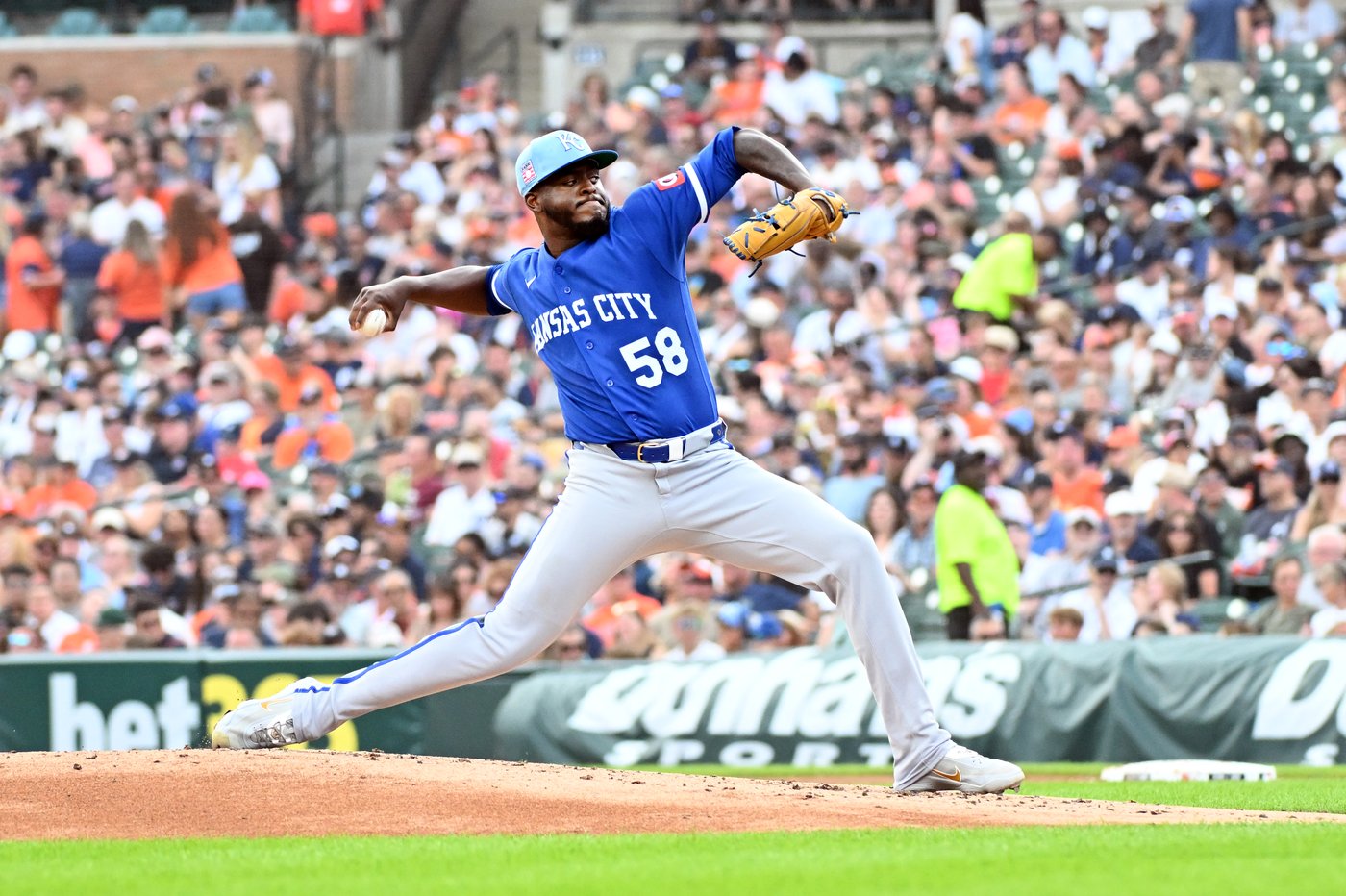 Michael Massey's 2-run, 2-out homer in 8th helps Royals beat Tigers 5-4 for 2nd straight win | iNFOnews.ca