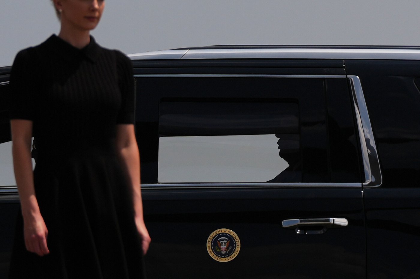 Trump attends transfer of fallen U.S. service members, in photos | iNFOnews.ca
